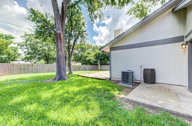 Building Photo - 1406 Thornridge Rd
