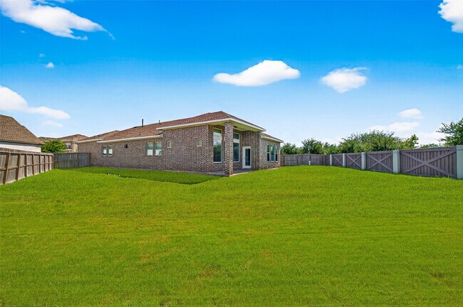 Building Photo - 302 Pure Parsley Path