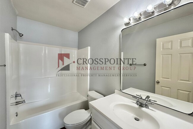 Building Photo - TOUR TODAY! 2 Bedroom 2 Bath Duplex at Mansion Creek in Tyler! 1/2 OFF your first full month’s rent!