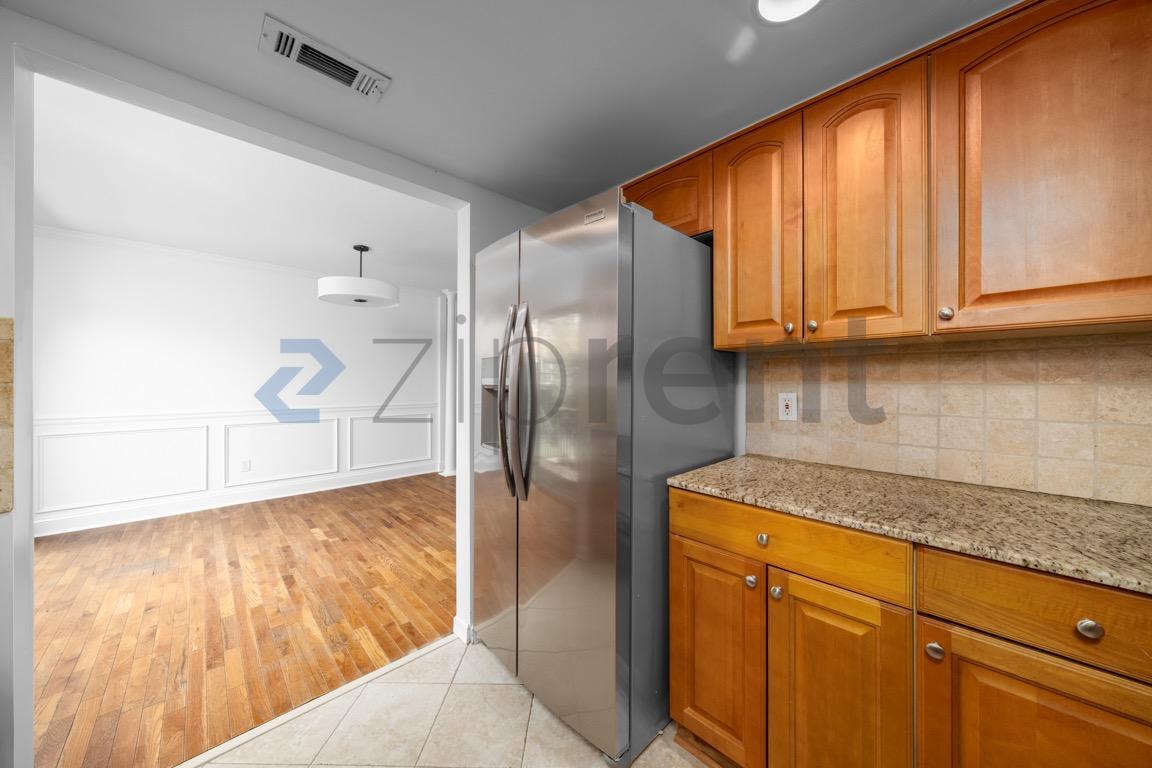Building Photo - Unit N1