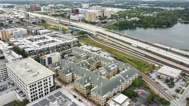 Building Photo - 860 N Orange Ave