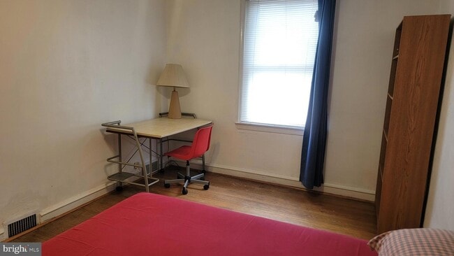 Building Photo - 6024 Reach St