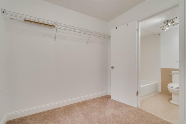 Building Photo - 304 Cherokee Ct