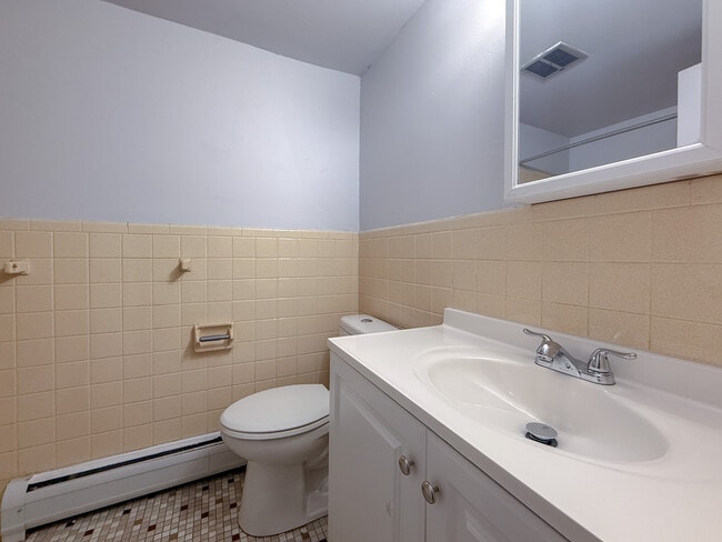 Bathroom - Pennsylvania Flatz