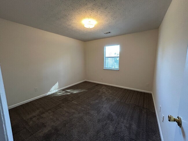 Building Photo - 8838 W Hills Ct