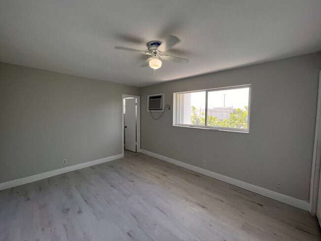 Building Photo - Spacious Unit in a Quiet Boynton Beach Community
