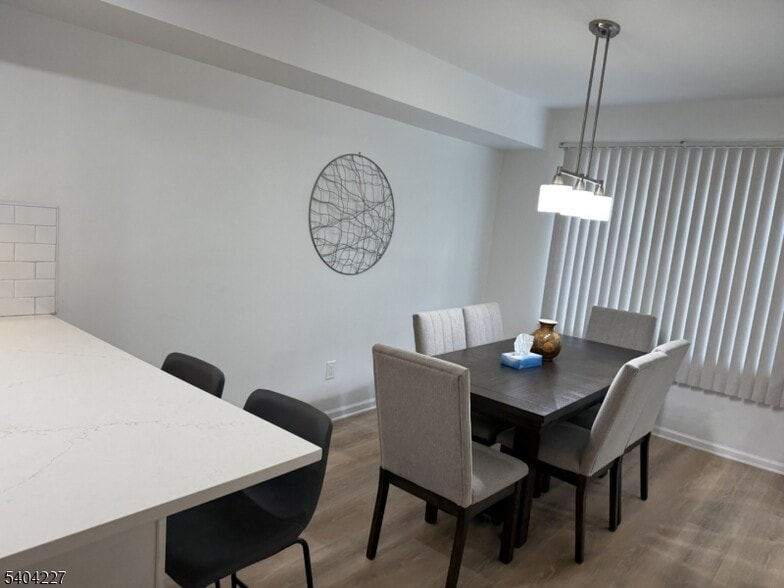 Building Photo - 6 Paula Way