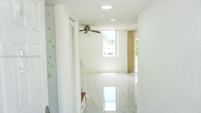 Building Photo - 1705 San Remo Cir