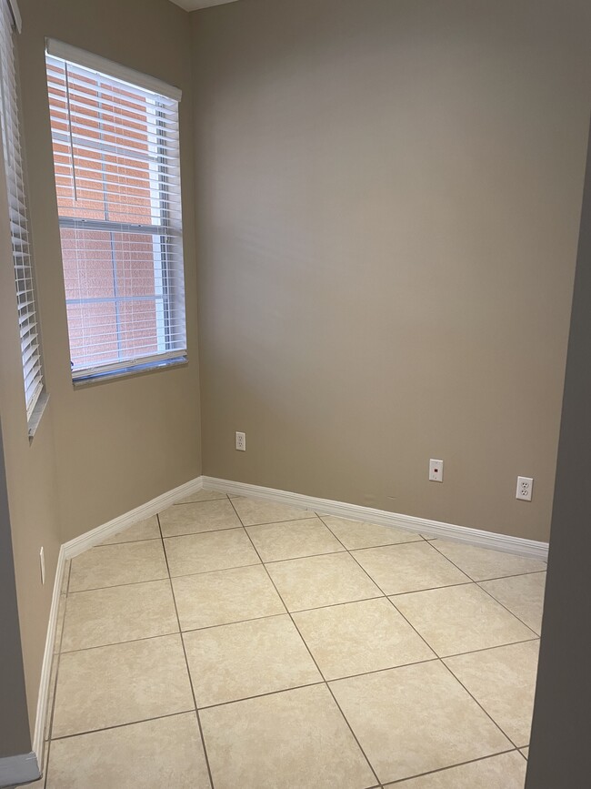 Building Photo - 5036 Fiorella Ln