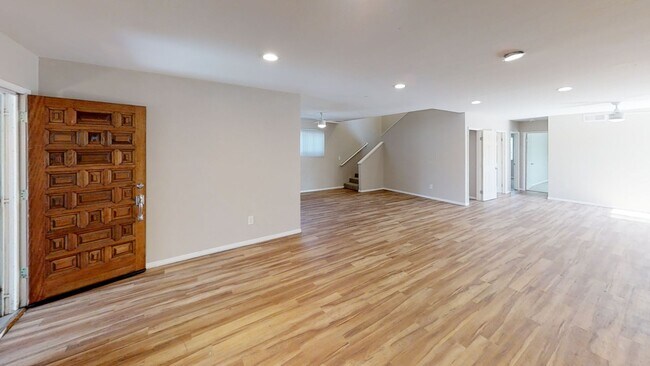 Building Photo - HUGE House!! CLOSEST to Campus! (Lease out, pending signatures. Check back in a few days!)