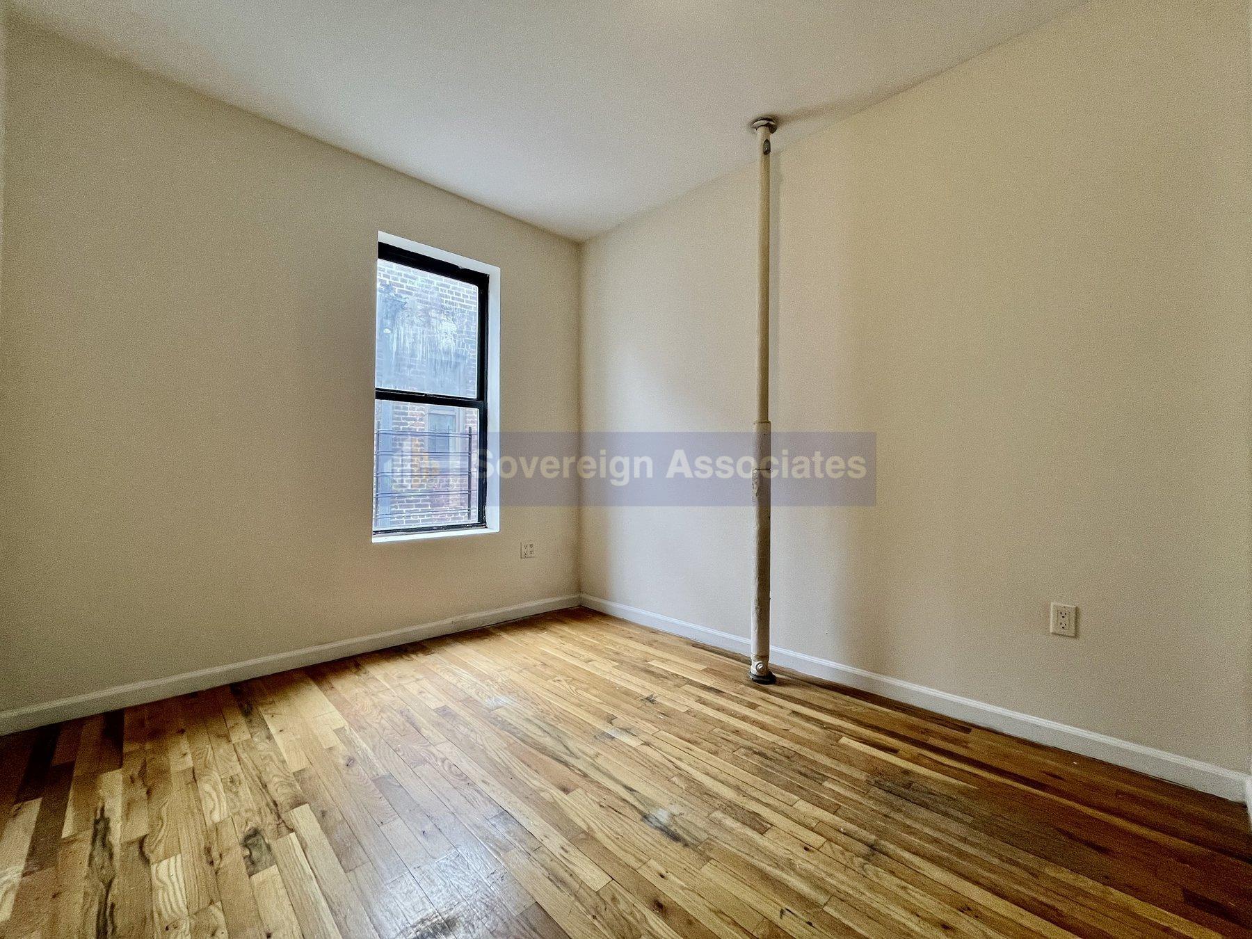 Building Photo - 606 W 191st St