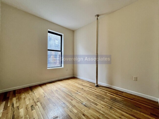 Building Photo - 606 W 191st St