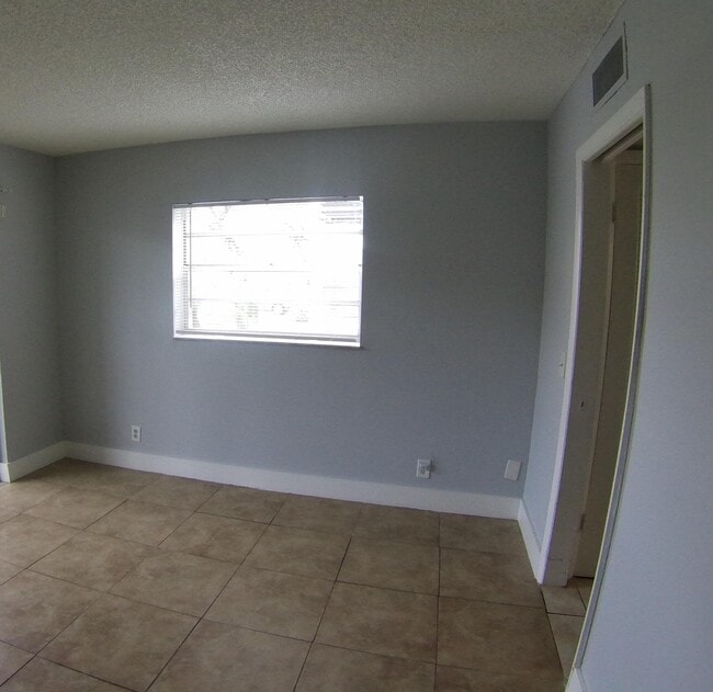 Building Photo - 258 Normandy F