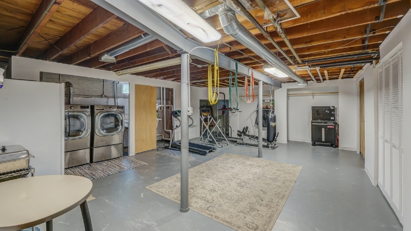 Building Photo - 4848 Harnew Rd S
