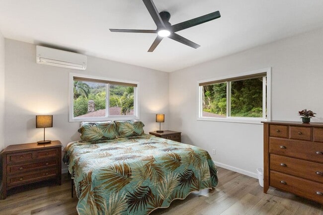 Building Photo - Heart of Ala Moana | W/D, AC, Free Parking