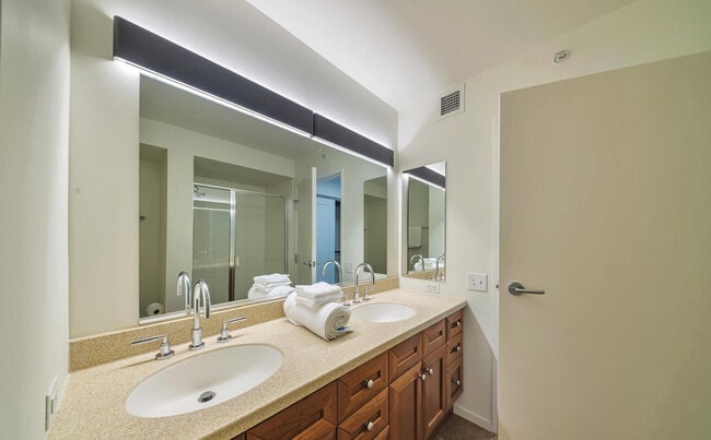 Building Photo - 4808 N 24th St