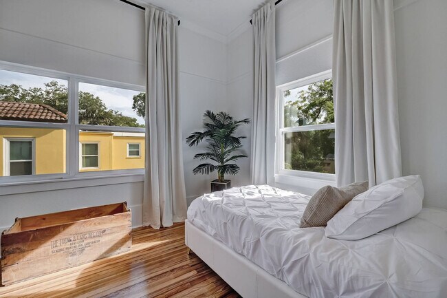 Building Photo - 20 M L King Ave