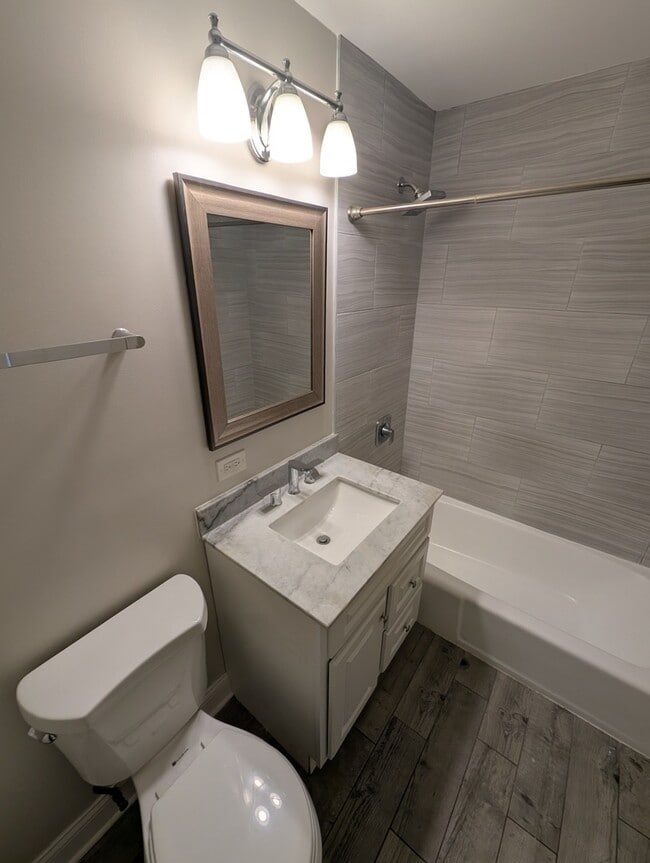 Building Photo - 9216 Seymour Ave