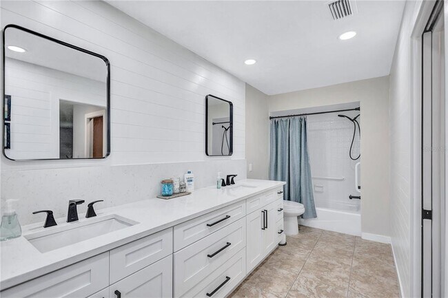 Building Photo - 10825 Christopher Ct