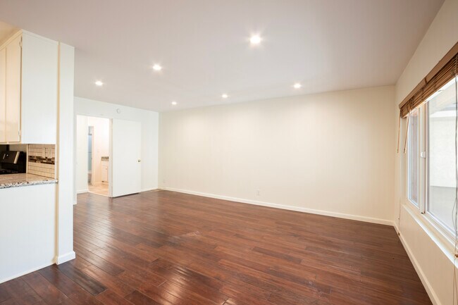 Building Photo - 2721 2nd St