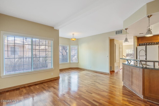 Building Photo - 5608 Roundtree Pl