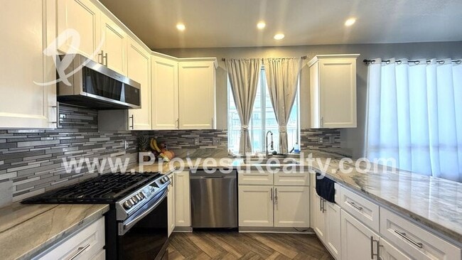 Building Photo - 12988 Claremont Ct