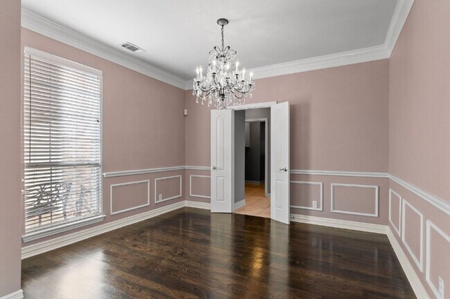 Building Photo - "Beautiful 4-Bedroom Home with Expansive D...