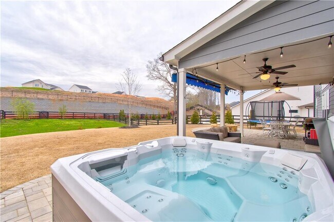 Building Photo - 409 Carmichael Cir