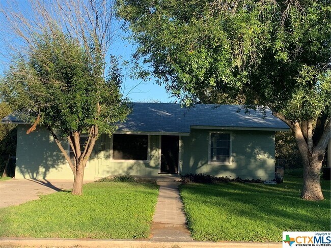 Building Photo - 615 Melrose St