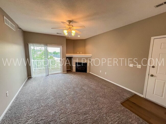 Building Photo - Spacious 3-Bedroom, 2-Bath Condo in the Heart of Ankeny