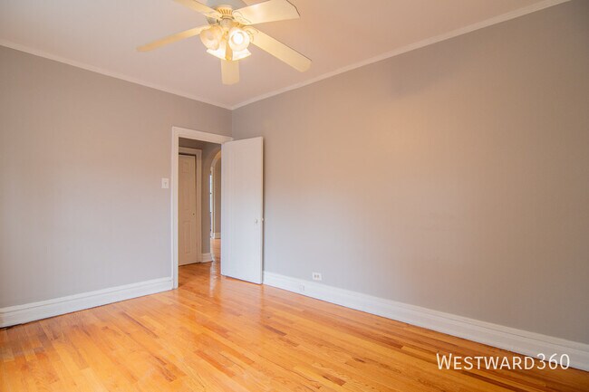 Building Photo - 1620 W Farwell Ave