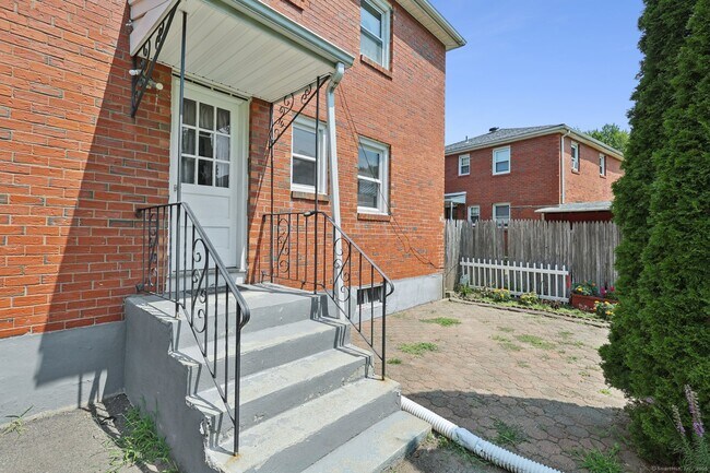 Building Photo - 37 Cumberland Rd