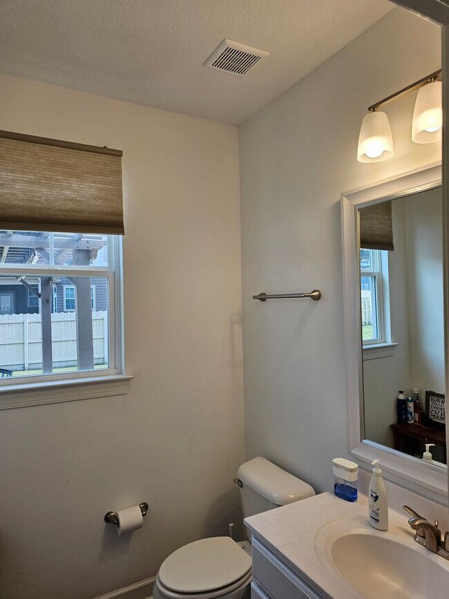 Building Photo - 1949 Bexley Ln