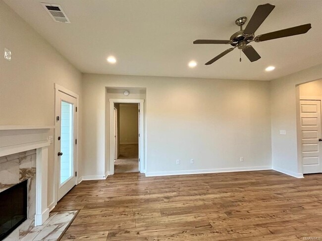 Building Photo - 876 Hedgefield Way