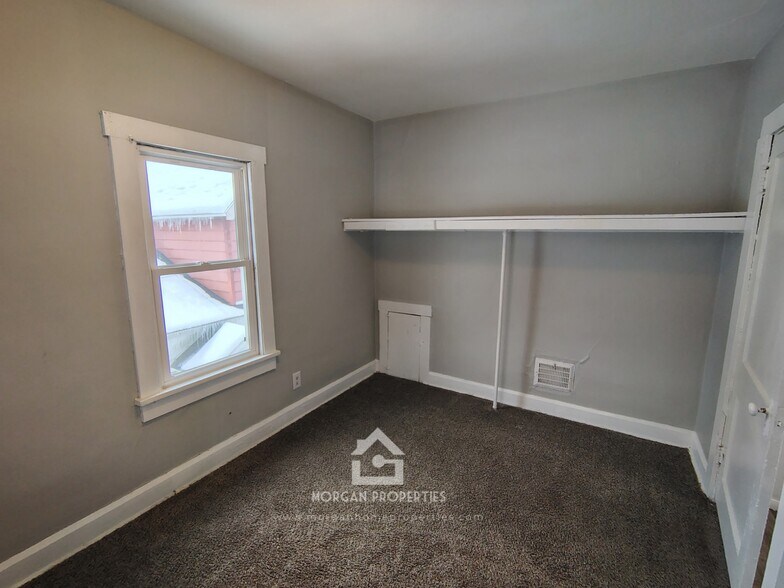 Building Photo - 1712 Main St