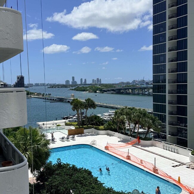 Building Photo - Luxury Waterfront Condo at The Grand – Miami's Premier Arts & Entertainment District