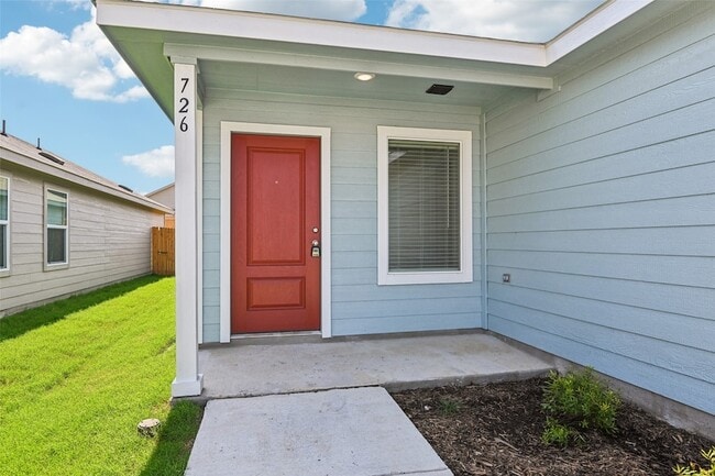 Building Photo - 726 Ponderosa Ln