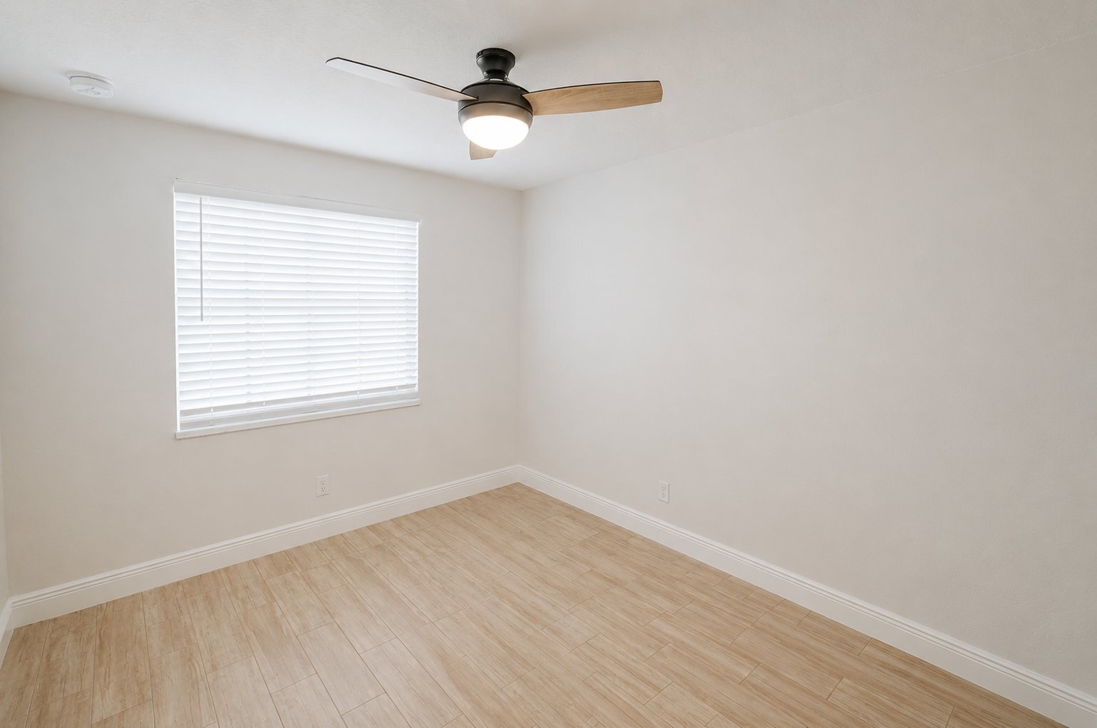 Building Photo - 3120 Sandspur Dr