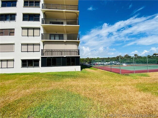 Building Photo - 10044 S Ocean Dr
