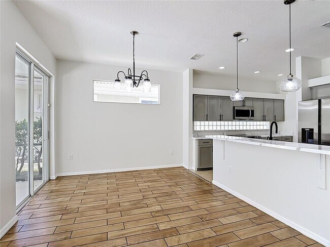 Building Photo - 2944 Sunset Vista Blvd
