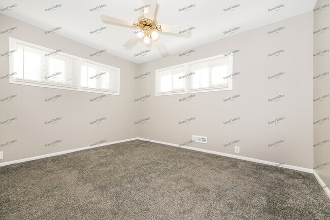 Building Photo - 6700 E 109 St