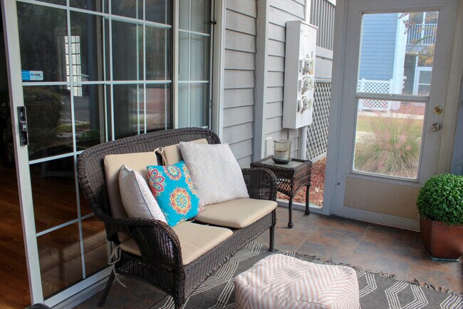 Building Photo - 125 Royal Poste Rd