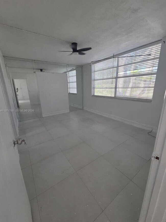 Building Photo - 1020 NW 80th Ave