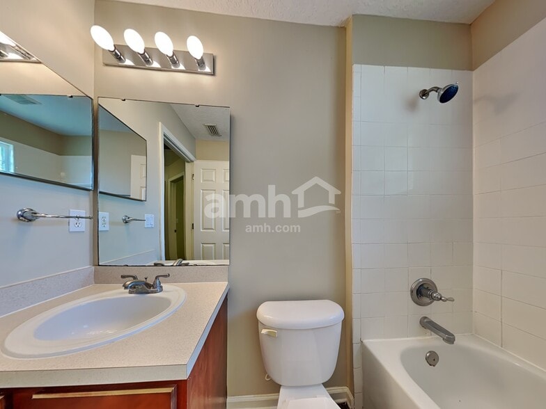 Building Photo - 96615 Commodore Point Dr