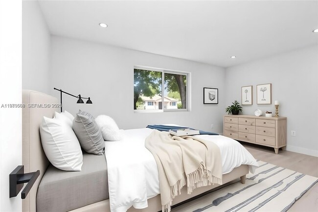 Building Photo - 2251 SW 20th St