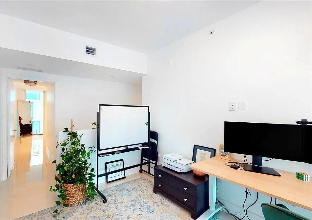 Building Photo - 6000 Collins Ave