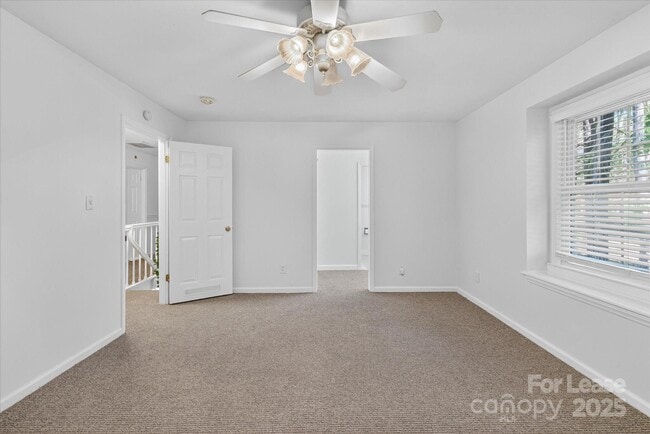 Building Photo - 10917 Blue Heron Dr