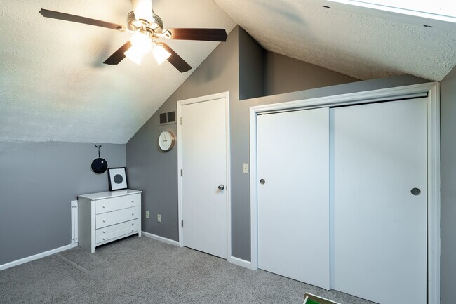 Building Photo - 67 Groton Dr