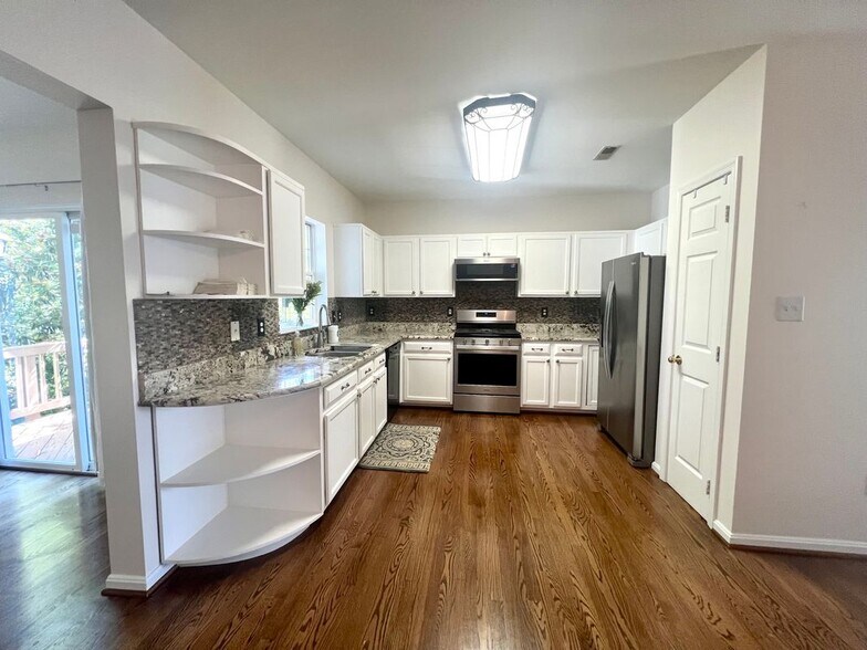 Building Photo - 206 Connery Terrace SW