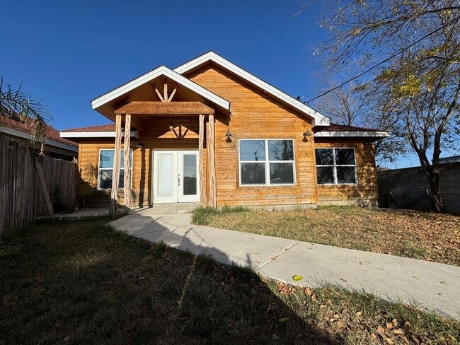 Primary Photo - 4122 Dalia St